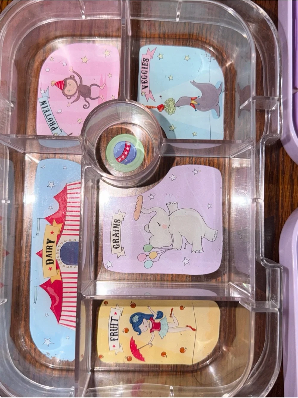 Yumbox Cute lavender Purple Compartment Lunchbox with Animal Graphic Inserts